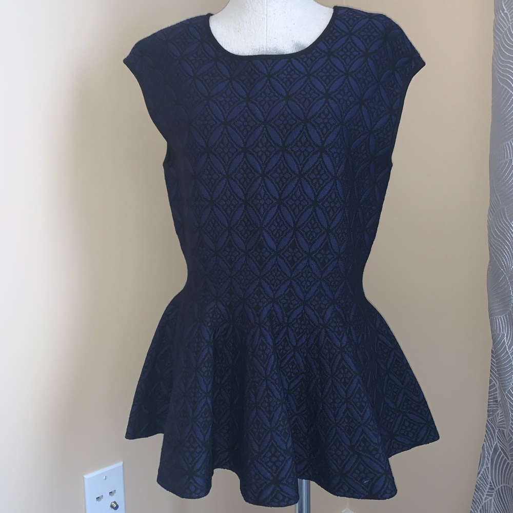 RVN lace detail top